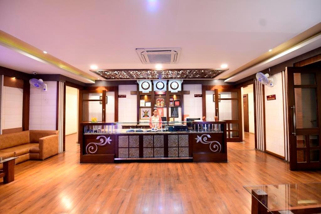 Hotel Jataka Inn Bodh Gaya Exterior photo