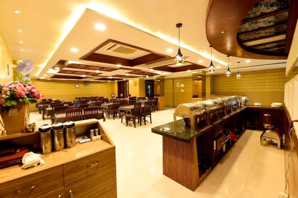 Hotel Jataka Inn Bodh Gaya Exterior photo